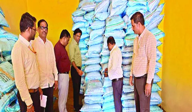ఎరువుల దుకాణాల్లో ఆకస్మిక తనిఖీ