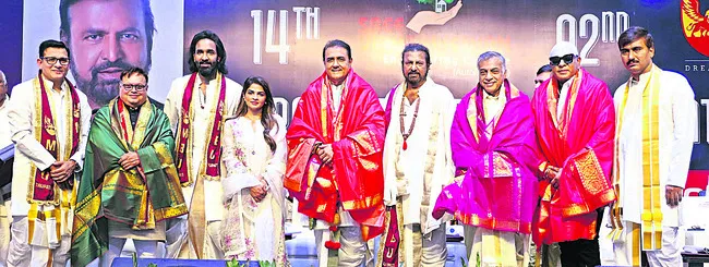 ఘనంగా ఎంబీయూ స్నాతకోత్సవం
