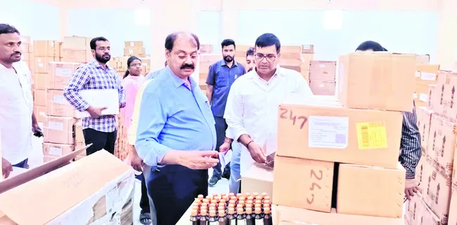 వైద్యసేవలు అందించడంలో నిర్లక్ష్యాన్ని సహించం 
