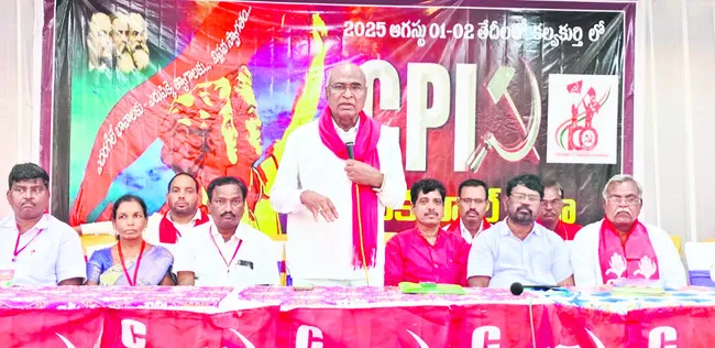 ప్రజా పోరాటాలకు సిద్ధం కావాలి 