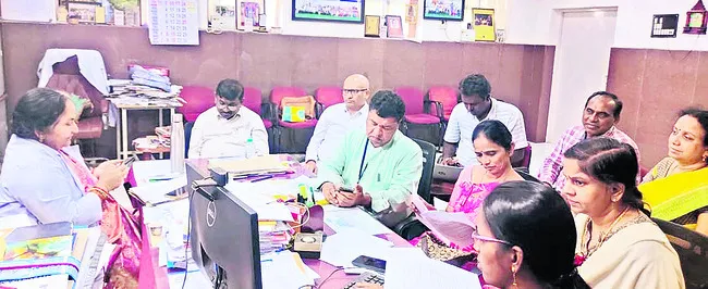 కేఎంసీలో ర్యాగింగ్పై మంత్రి ఆరా