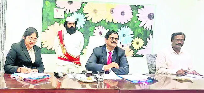 కేసుల పరిష్కారానికి చొరవ చూపాలి