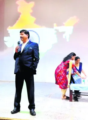 విద్యార్థులు ర్యాగింగ్‌కు దూరంగా ఉండాలి 