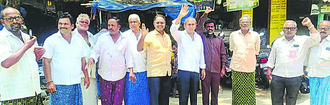 సాగునీటి కోసం రోడ్డెక్కిన రైతులు