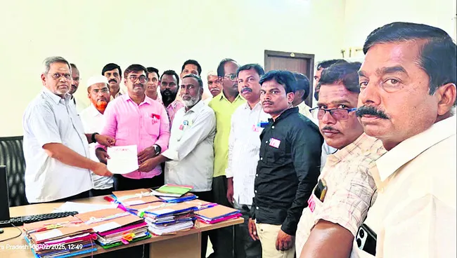 ఉపాధ్యాయులను బోధనకే పరిమితం చేయాలి 