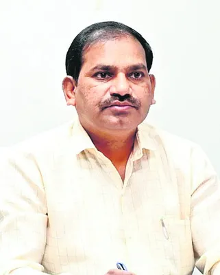       ఇప్పటికీ టచ్‌లో ఉన్నారు 
