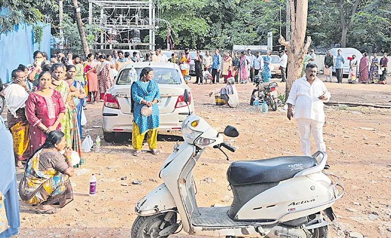 Hyderabad: అన్నదానం వద్దంటూ నిమ్స్‌ గేటు బంద్‌