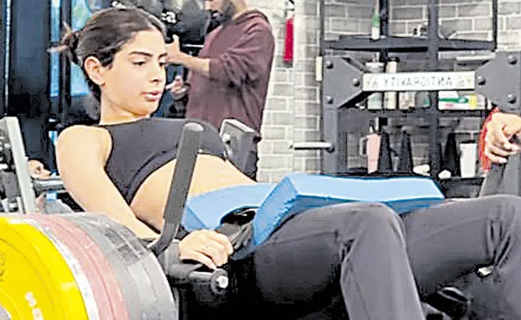 Khushi Kapoor Lifts 290kg in Stunning Fitness Feat