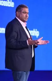 HCLTech CEO Vijayakumar out earns TCS Infosys heads in FY255