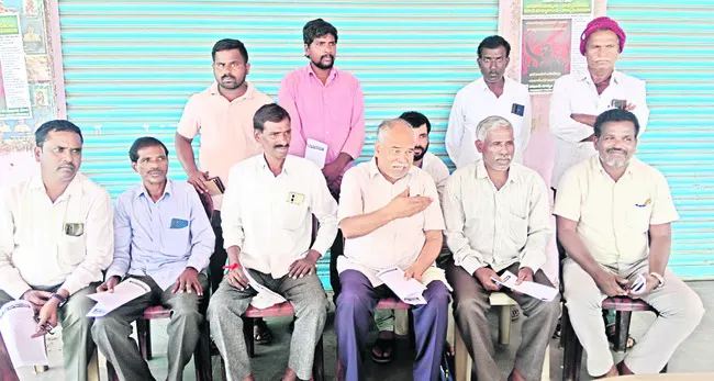 అమ్రాబాద్‌కు  సాగునీరు ఇవ్వండి 
