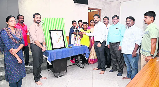 ధ్యాన్చంద్ సేవలు వెలకట్టలేనివి