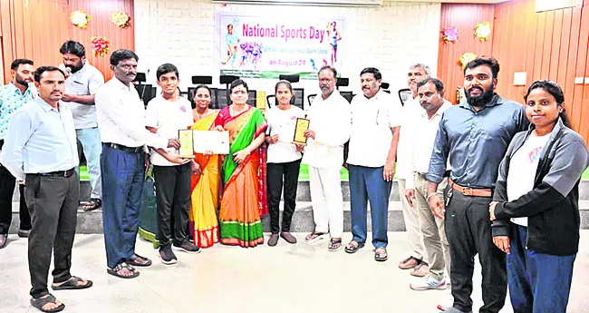 క్రీడలతో ఐకమత్యం