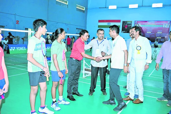 రాష్ట్రస్థాయి బ్యాడ్మింటన్ టోర్నీ ప్రారంభం