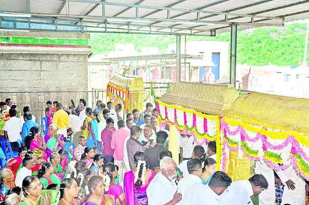 తిరుత్తణిలో పెళ్లిళ్ల సందడి