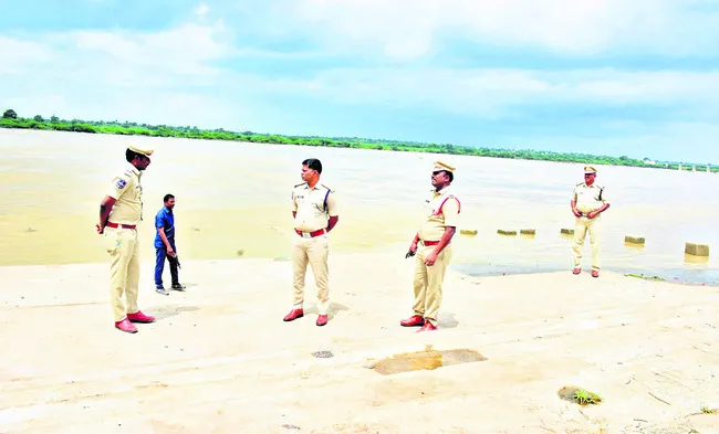 నిమజ్జనానికి పకడ్బందీ ఏర్పాట్లు