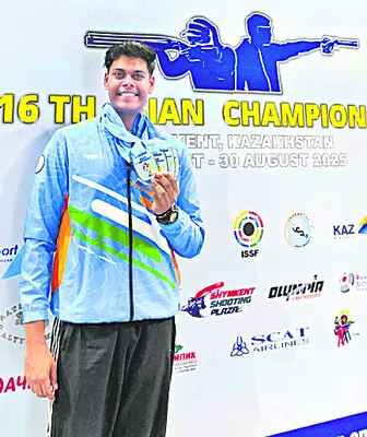 ఏషియన్ షూటింగ్ పోటీల్లో ముఖేష్కు పతకాల పంట