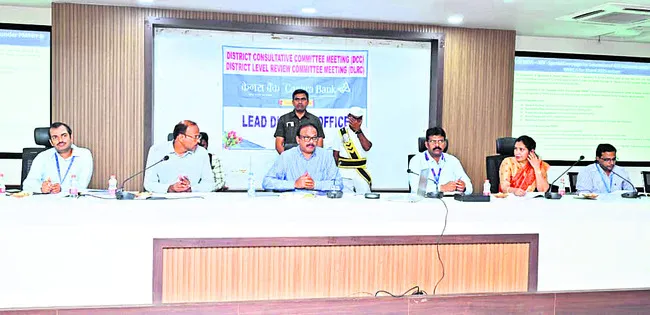 ఔత్సాహిక పారిశ్రామికవేత్తలకు ప్రోత్సాహం