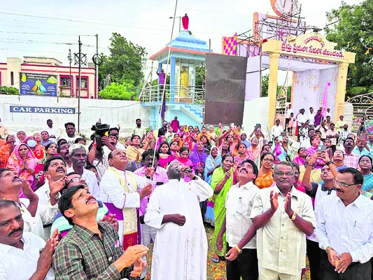 వైభవంగా ఆరోగ్యమాత ఉత్సవాల ప్రారంభం