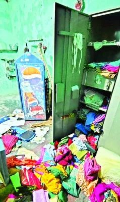 తాళం వేసిన ఇంట్లో చోరీ 
