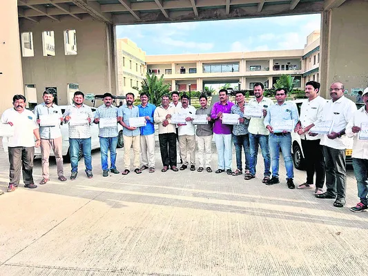పెన్షన్ విద్రోహ దినం పోస్టర్ల ఆవిష్కరణ