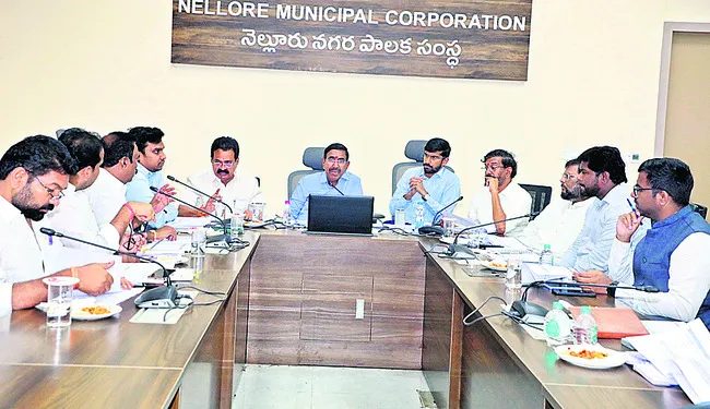 ప్రభుత్వ స్థలాలు  ఆక్రమిస్తే చర్యలు
