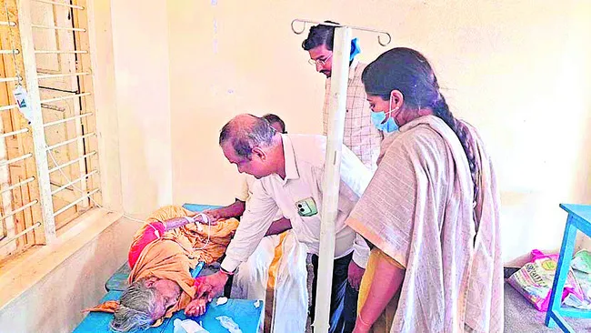 కొంప ముంచిన కలుషిత ఆహారం