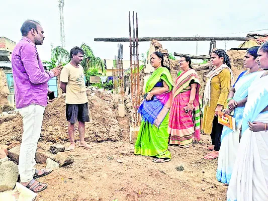 కొండపర్తిలో జెడ్పీ సీఈఓ పర్యటన
