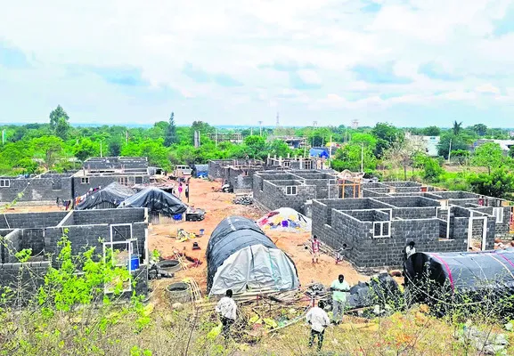 గృహం.. ఆలస్యం!