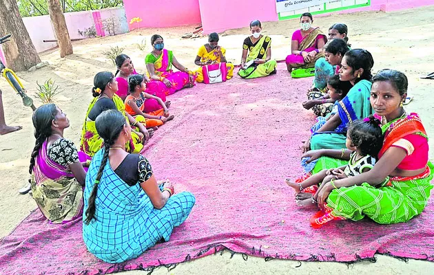 వృద్ధులకు భరోసా.. బాలికలకు భవిత