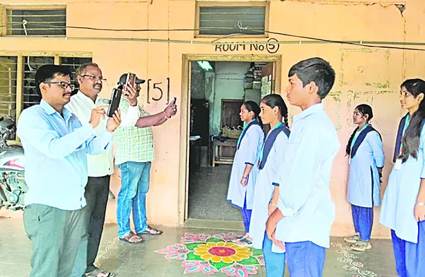డుమ్మాలకు చెక్