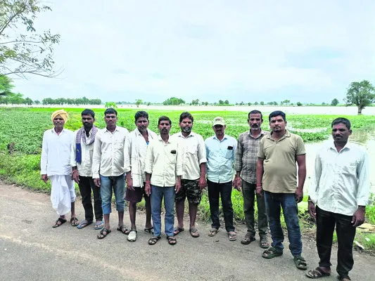 రెండు రోజులుగా వరదలోనే పంటలు 