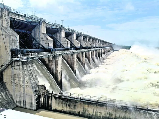 ఎస్సారెస్పీకి మళ్లీ పోటెత్తిన వరద