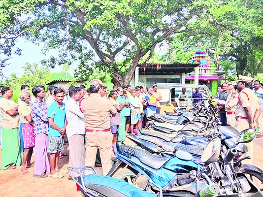 బైలపూడిలో కార్డన్ సెర్చ్ ఆపరేషన్