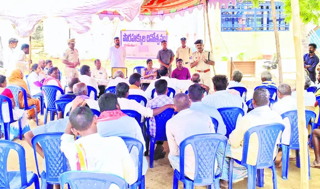 పండుగలను శాంతియుతంగా జరుపుకోవాలి
