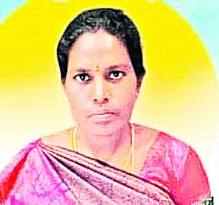 విద్యుత్ షాక్తో వివాహిత..