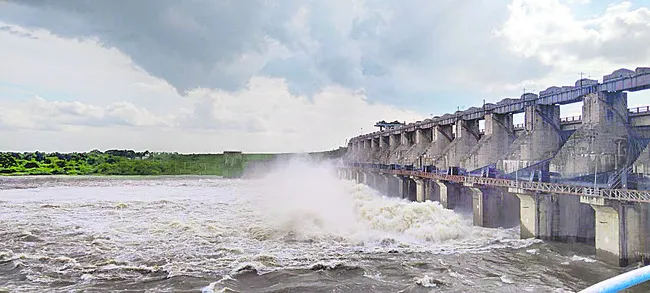 సింగూరుకు పోటెత్తిన వరద