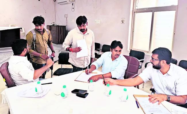 డీఎస్సీ అభ్యర్థుల సర్టిఫికెట్లు రీ వెరిఫికేషన్
