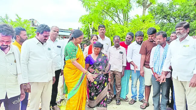 ప్రభుత్వ నిర్లక్ష్యంతోనే తిప్పలు