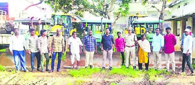 అటవీ భూమి ఆక్రమణ 