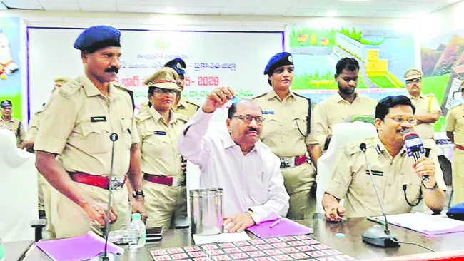 రాత్రికి రాత్రి పెరిగిన దరఖాస్తులు