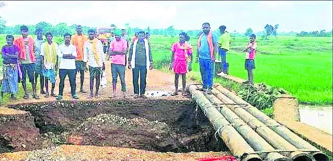 ● కొట్టుకుపోయిన కల్వర్టు