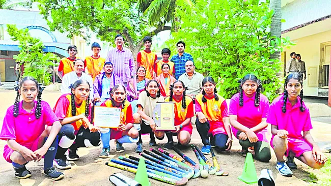 గూడూరు హైస్కూల్కు స్పోర్ట్స్ ఎక్స్లెన్స్ పురస్కారం
