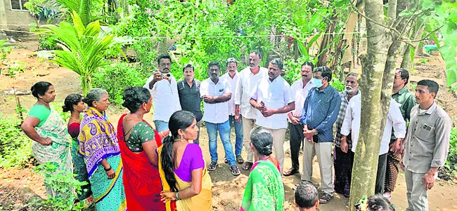 మంచినీళ్లు కూడా ఇవ్వలేదు