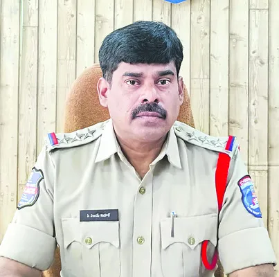 గొలుసు దొంగలున్నారు.. జాగ్రత్త