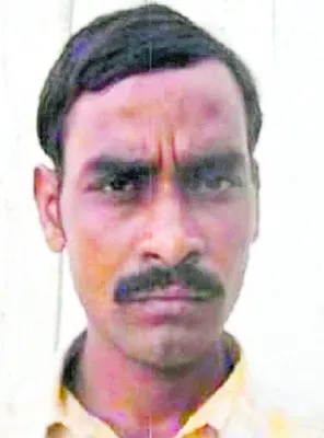 పొలంలో పడి వ్యక్తి మృతి