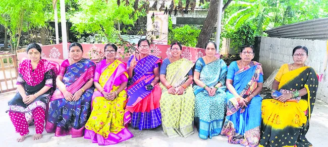 ఉద్యమకారులను ప్రభుత్వం ఆదుకోవాలి