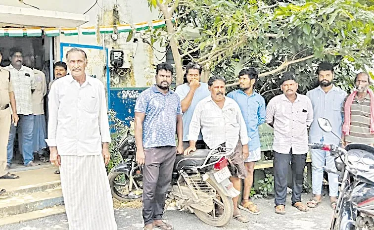 Farmers Protest Against Government Over Urea Shortage In Andhra Pradesh