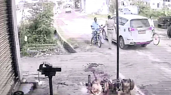 కాసుల కక్కుర్తి..!