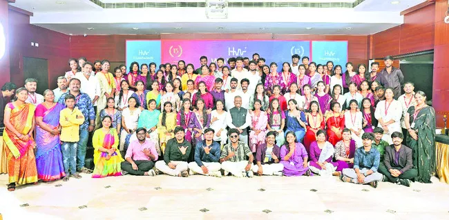 ఘనంగా హై–టెక్‌ హెల్త్‌కేర్‌ వార్షికోత్సవం