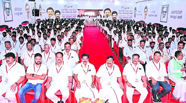 సోషల్ మీడియాదే కీలక పాత్ర